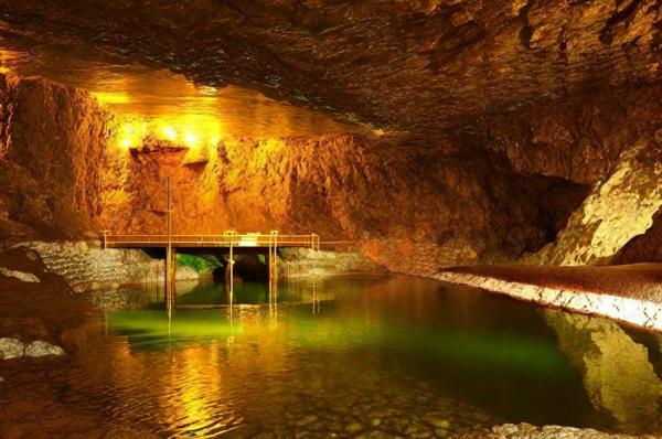 Photo des grottes volcaniques