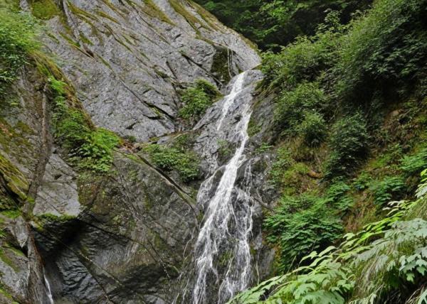 Photo de la cascade d'Ustinsky