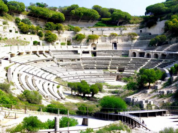 Amphithéâtre romain photo