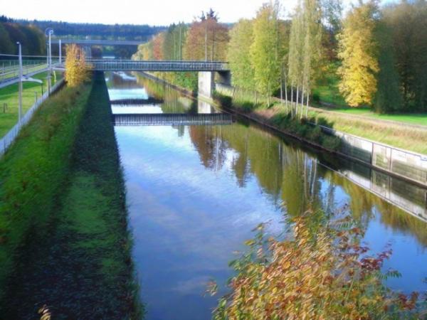 Photo de Stadtpark Neue Welt