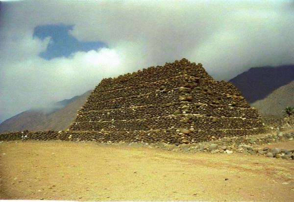 Pyramides de Guimar photo